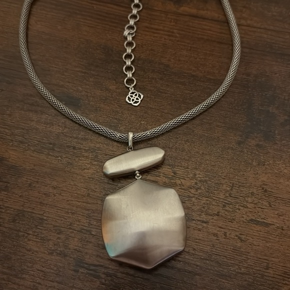 Vintage Kendra Scott Silver Necklace like new never - Picture 5 of 7